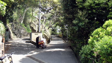 法源寺の坂