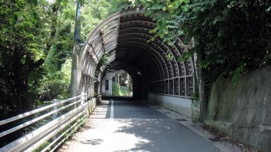 光明寺坂トンネル