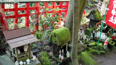 佐助稲荷神社の祠