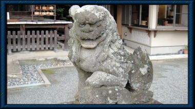五社稲荷神社の狛犬阿形