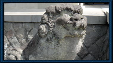 諏訪仮宮の狛犬吽形