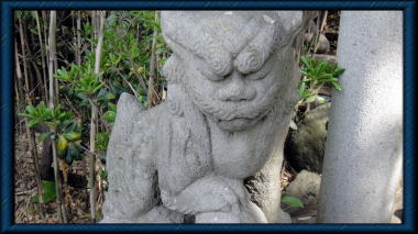 御嶽神社の狛犬吽形